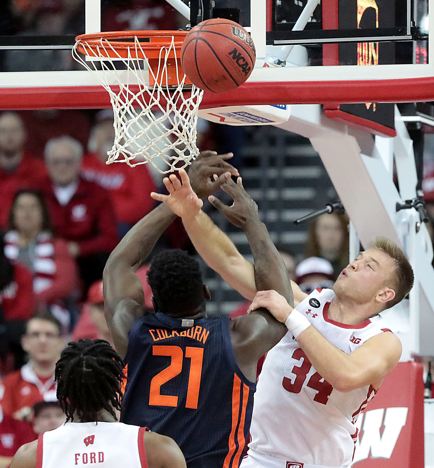 Fighting Illini 71, Badgers 70